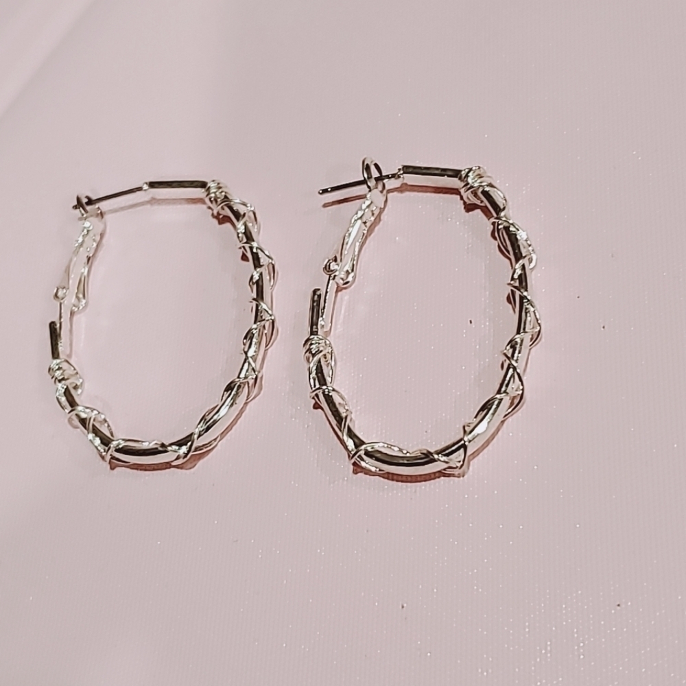 Women's Silver Vine Wrapped Bangle Earring🌴 - Picture 3 of 5